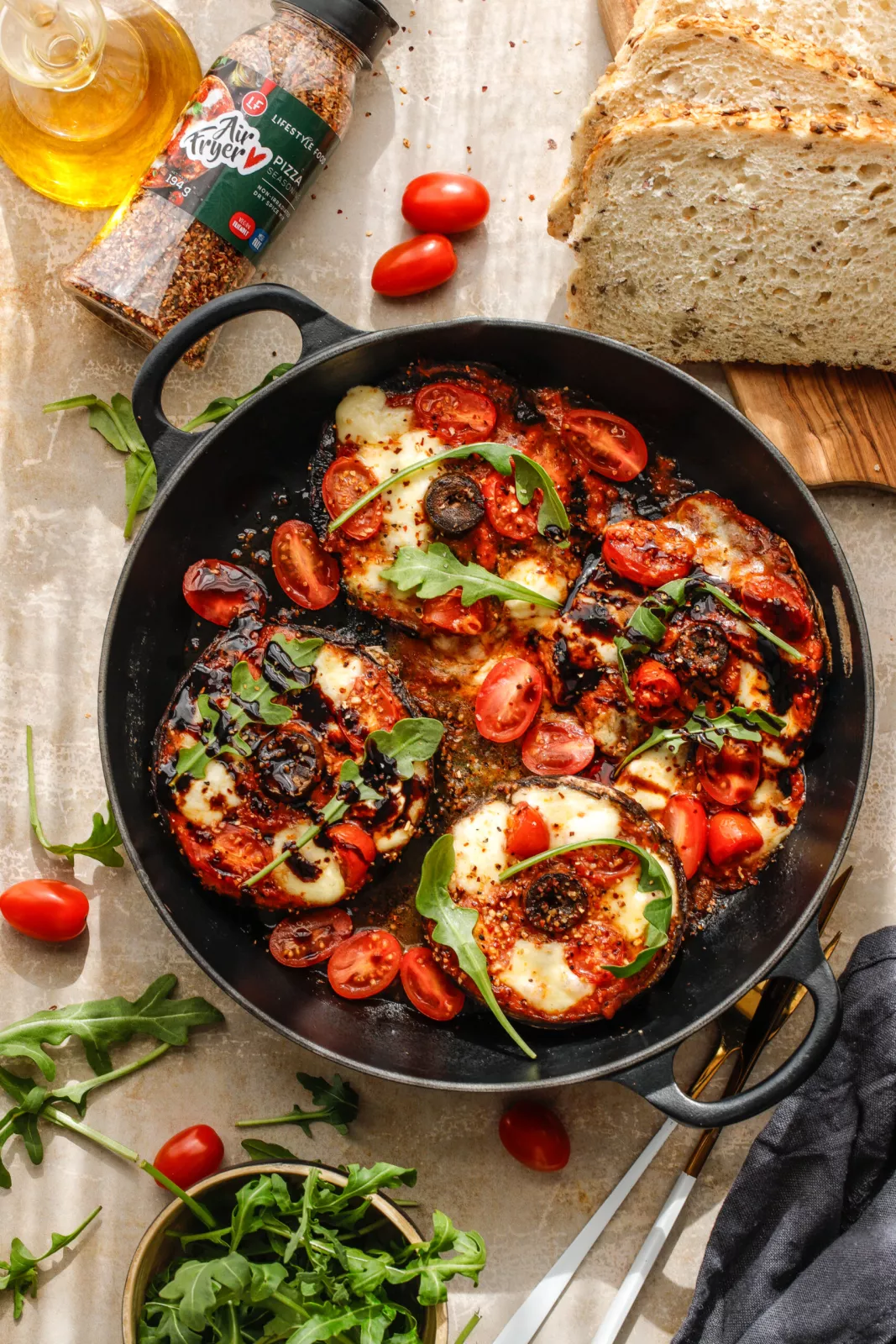 Margarita pizza mushrooms