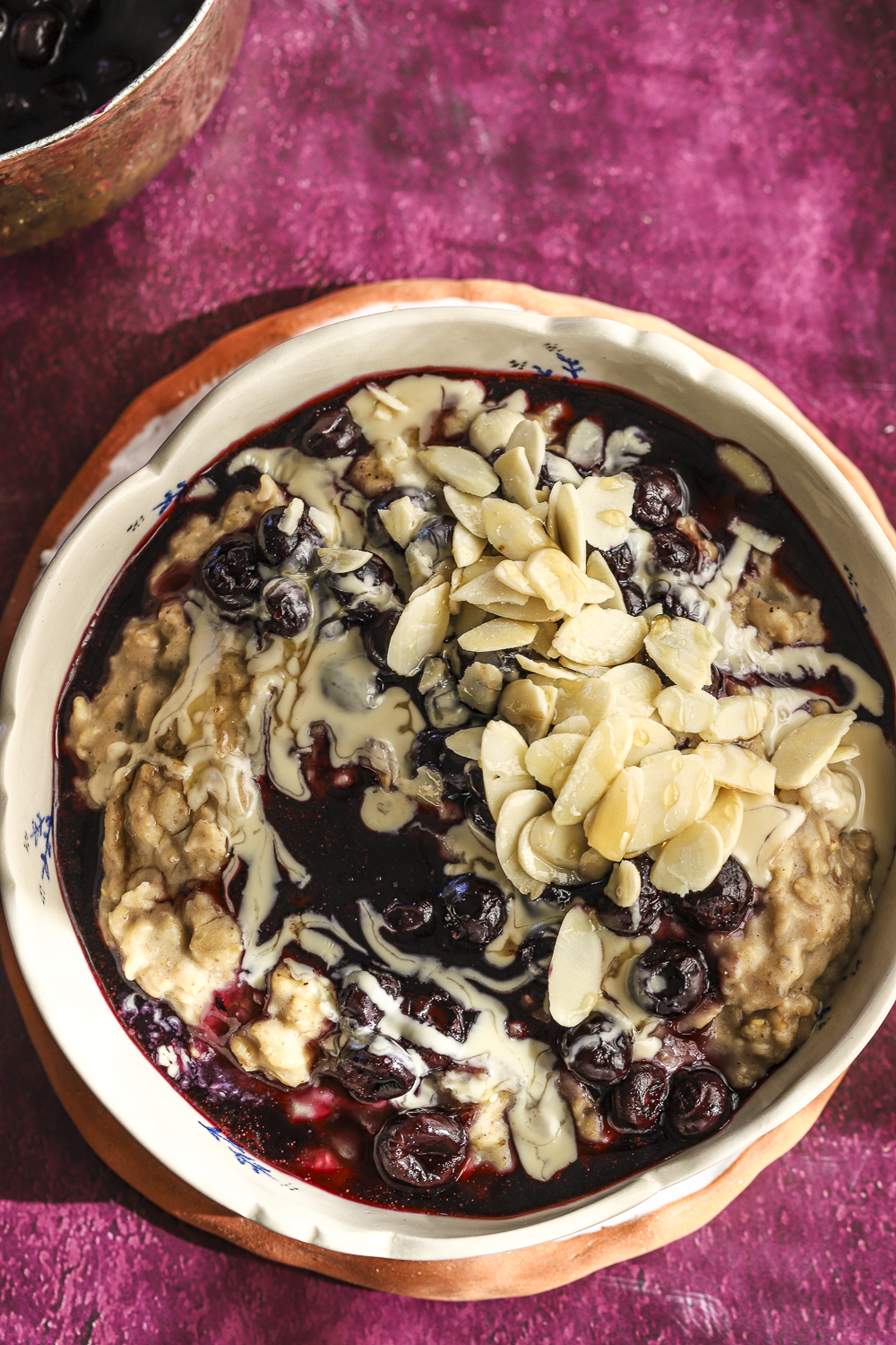 Berry custard oats